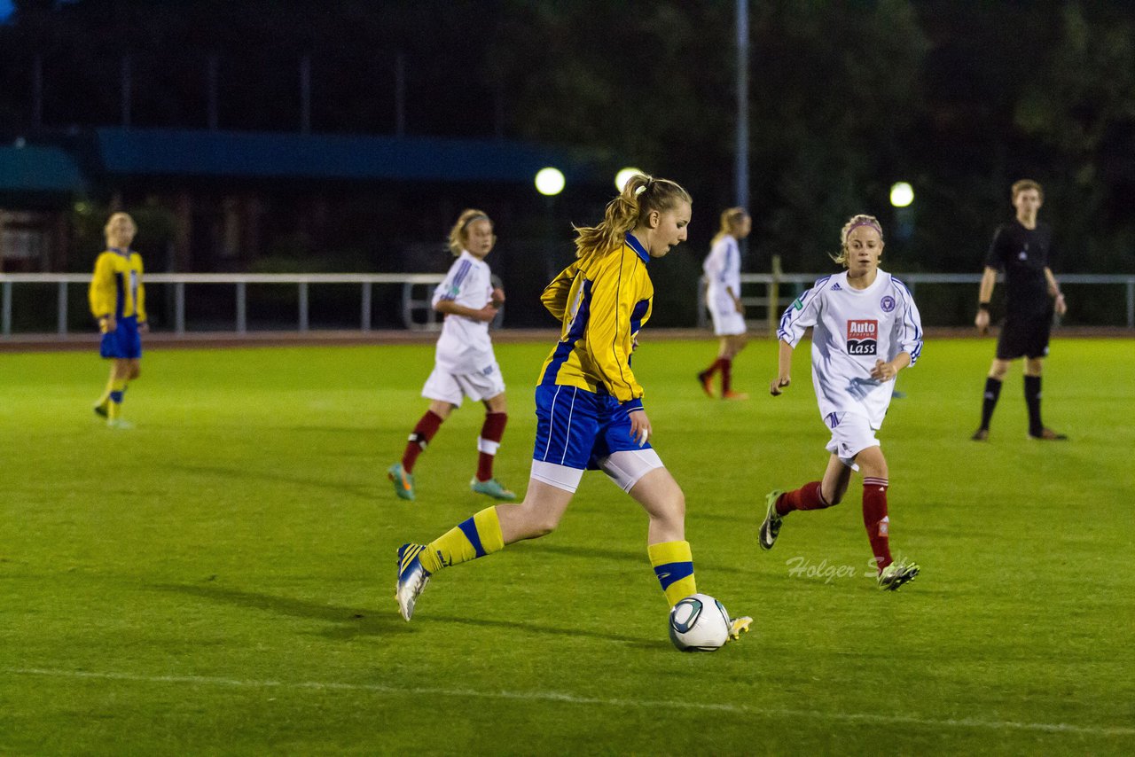 Bild 121 - B-Juniorinnen SV Henstedt-Ulzburg - Holstein Kiel : Ergebnis: 0:12